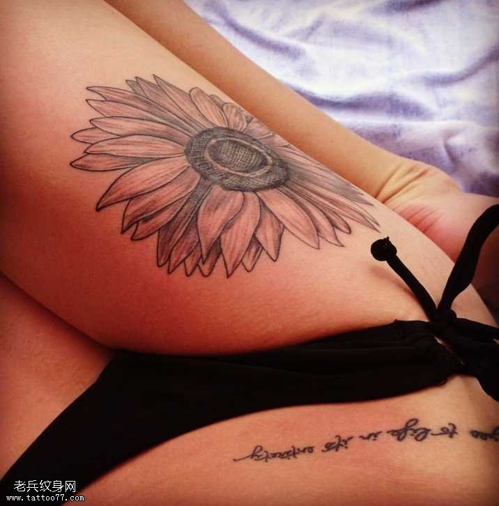腿部向日葵纹身图案