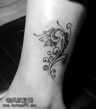 腿部印度风格图腾藤蔓纹身图案