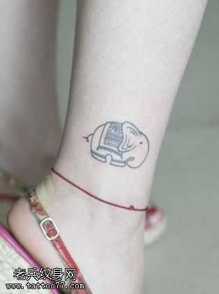 腿部大象纹身图案