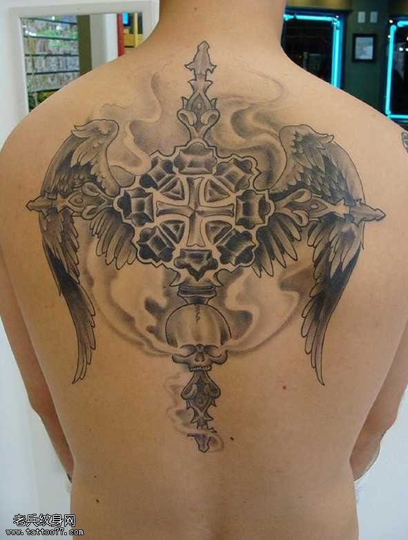 背部魔十字纹身图案