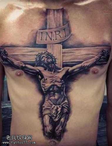 胸部十字耶稣纹身图案