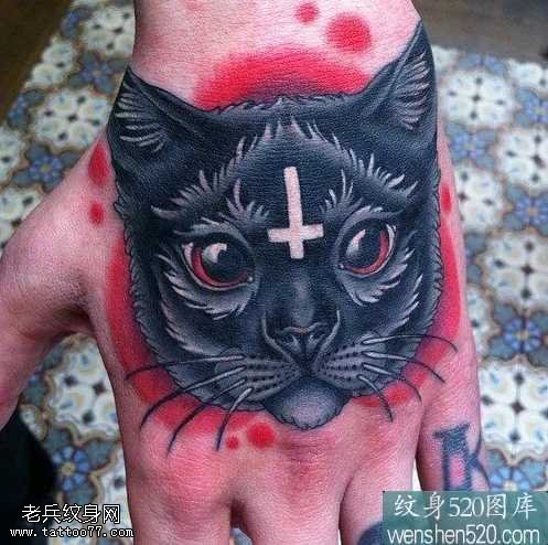 手部炫彩美丽猫纹身图案