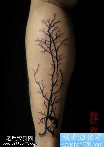 腿部好看经典的图腾树纹身图案