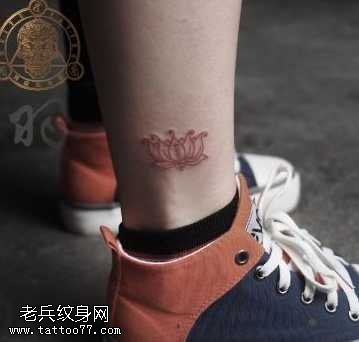 腿部潮流流行的猫咪纹身图案