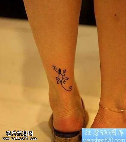 腿部图腾小壁虎纹身图案