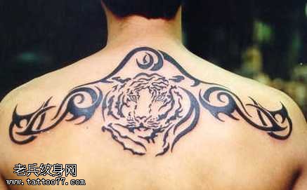 背部简单老虎图腾纹身图案