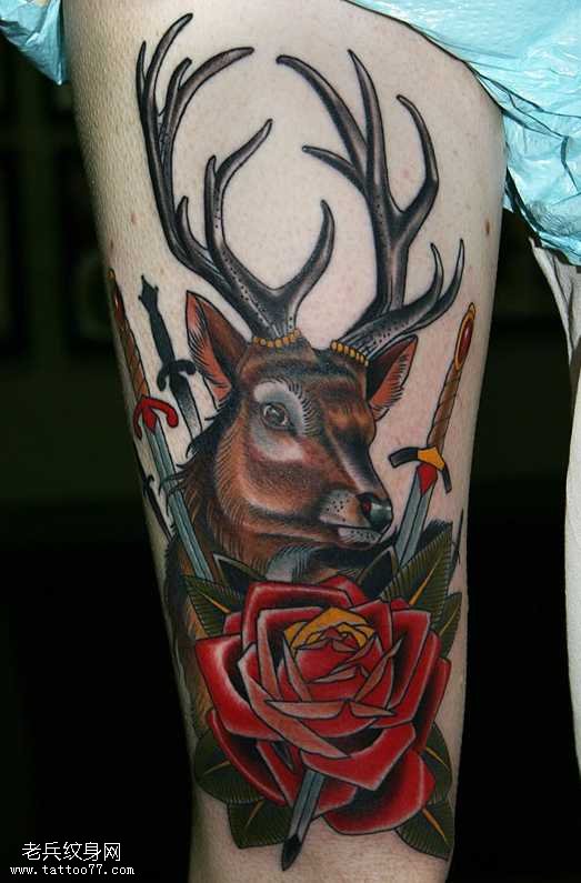 腿部经性的鹿纹身图案