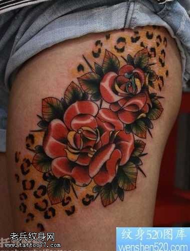 腿部玫瑰花与豹纹纹身图案