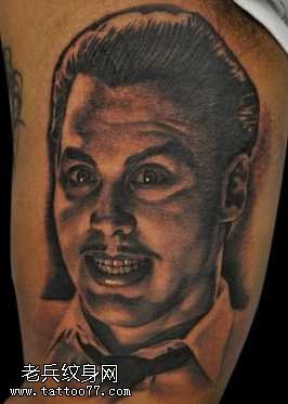 腿部肖像纹身图案