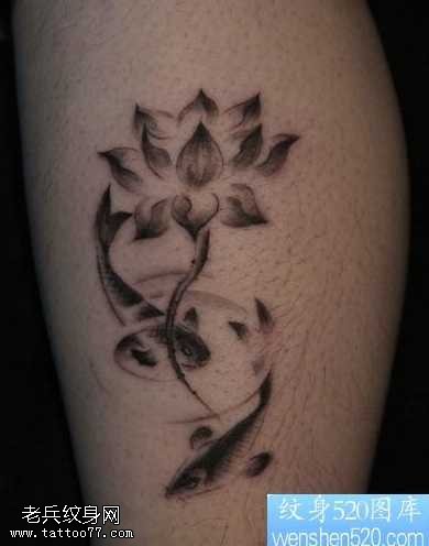 腿部鲤鱼莲花纹身图案