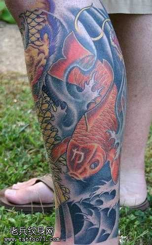 腿部红鲤鱼纹身图案