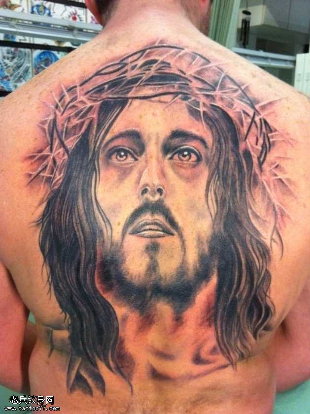 满背耶稣纹身图案