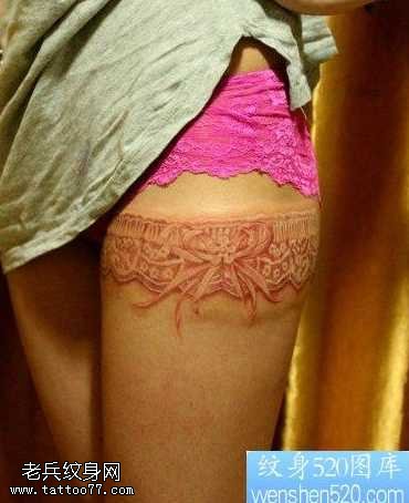 腿部蝴蝶蕾丝纹身图案