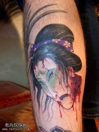 腿部砍头纹身图案