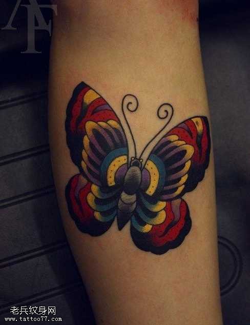 腿部漂亮好看的蝴蝶纹身图案