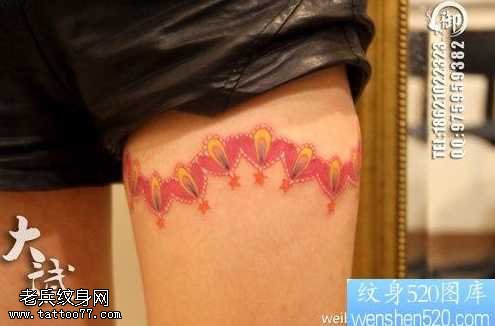 腿部蕾丝纹身图案