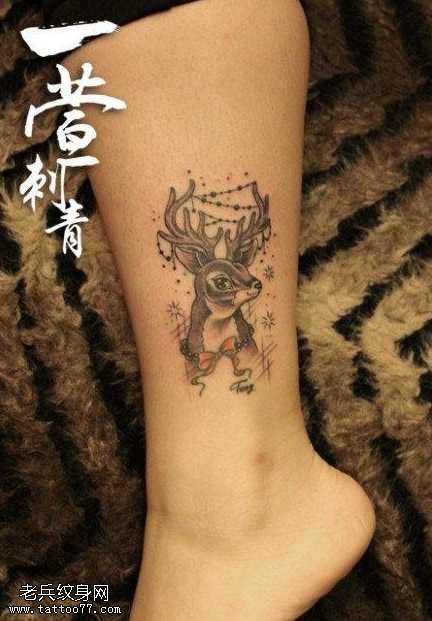 腿部可爱流行的小鹿纹身图案