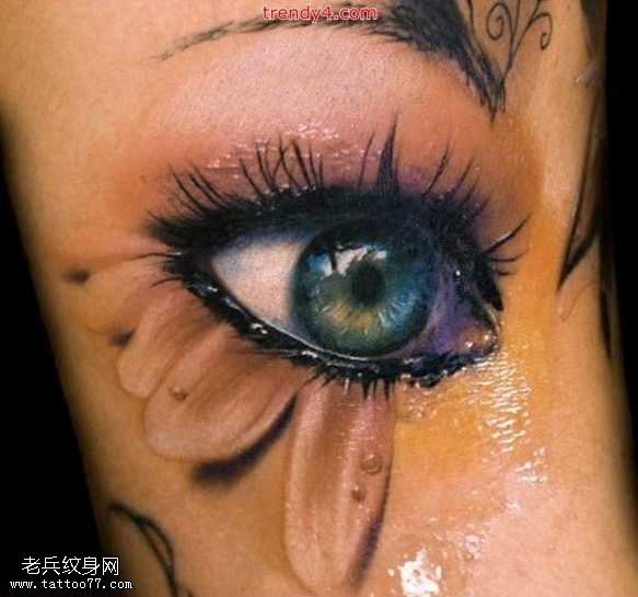 非常逼真的一款3D眼睛纹身图案