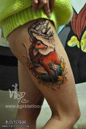 腿部潮流经典的小鹿纹身图案