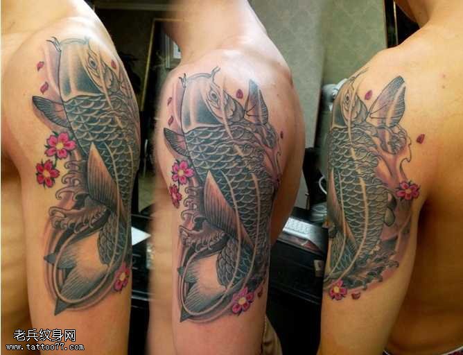 胳膊黑鲤鱼纹身图案