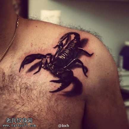 漂亮逼真蝎子纹身图案