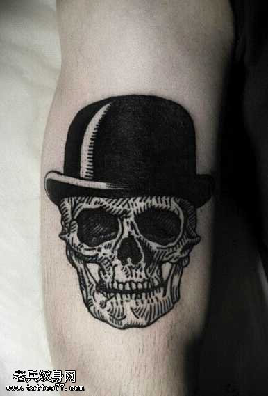 腿部骷髅纹身图案