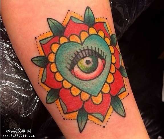手臂SOCHOOL眼睛纹身图案
