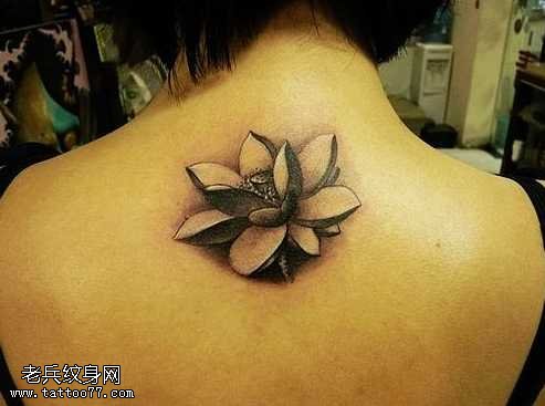 背部莲花纹身图案