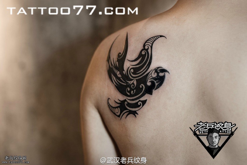 肩背图腾燕子纹身图案作品