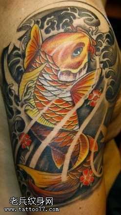 胳膊黄鲤鱼纹身图案