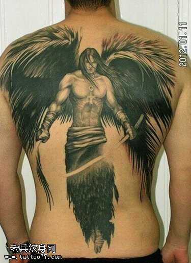 满背天使日本刀纹身图案