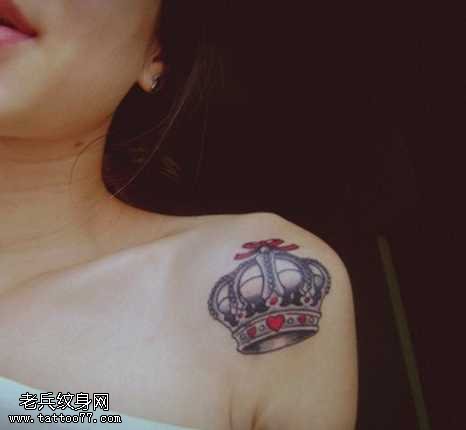 小黑灰皇冠纹身图案