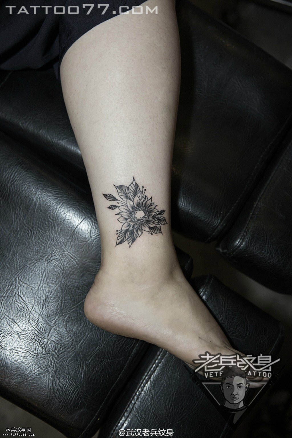 脚踝向日葵纹身图案作品