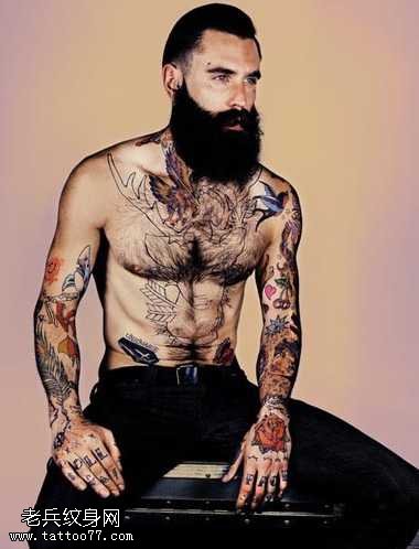 性感胡子男人纹身图案