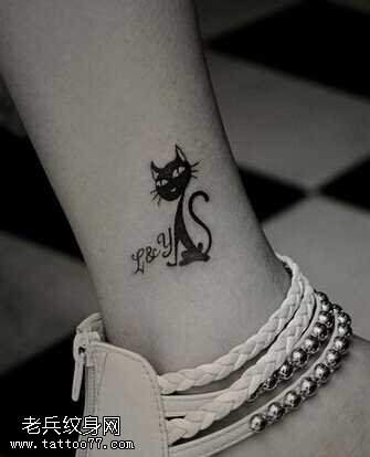 腿部个性猫咪纹身图案