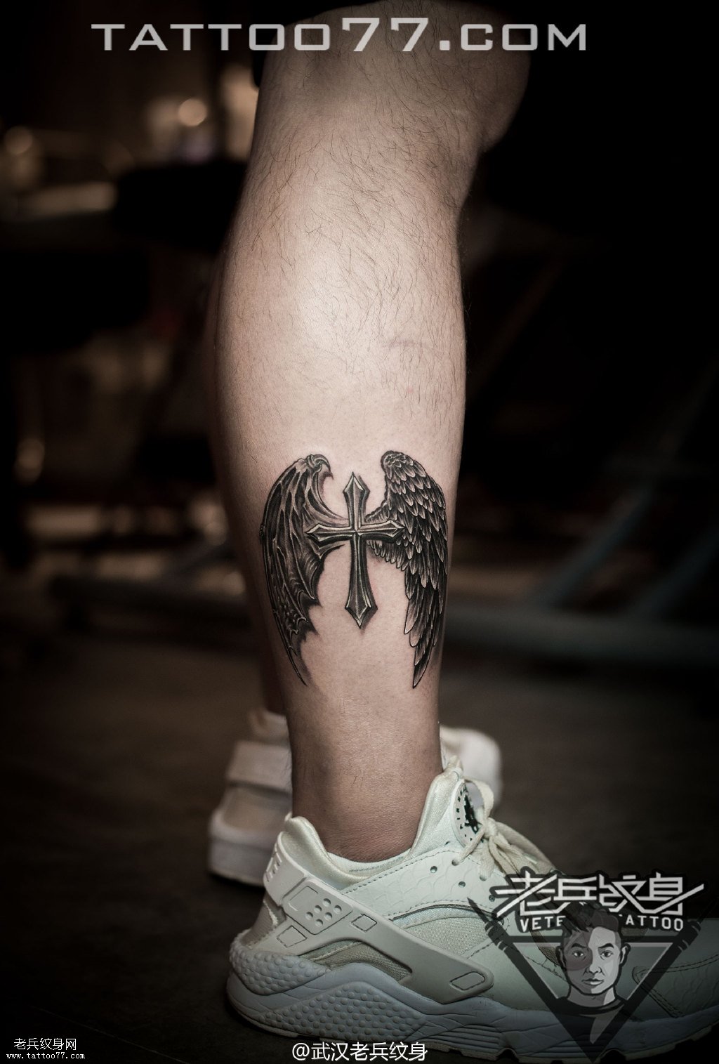 小腿十字架翅膀纹身图案作品