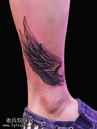 腿部翅膀纹身图案
