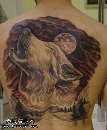 背部狼吼纹身图案