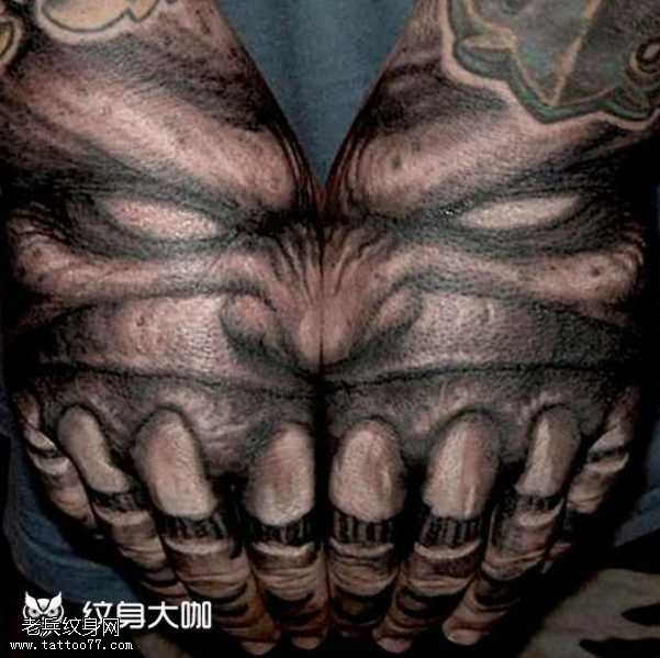 手部狮子纹身图案