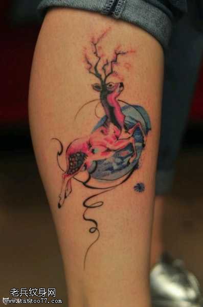 腿部点刺小鹿纹身图案