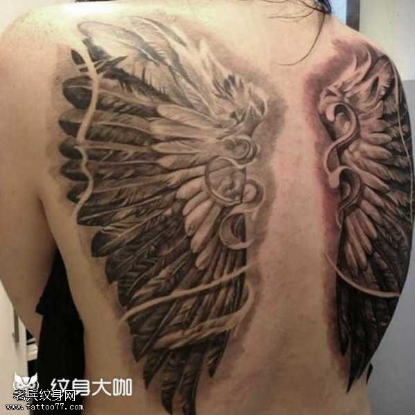 背部翅膀纹身图案