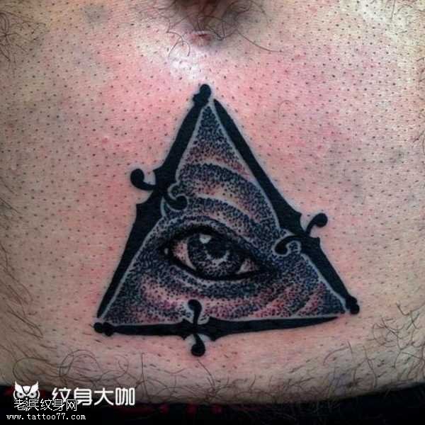 腹部全视之眼纹身图案