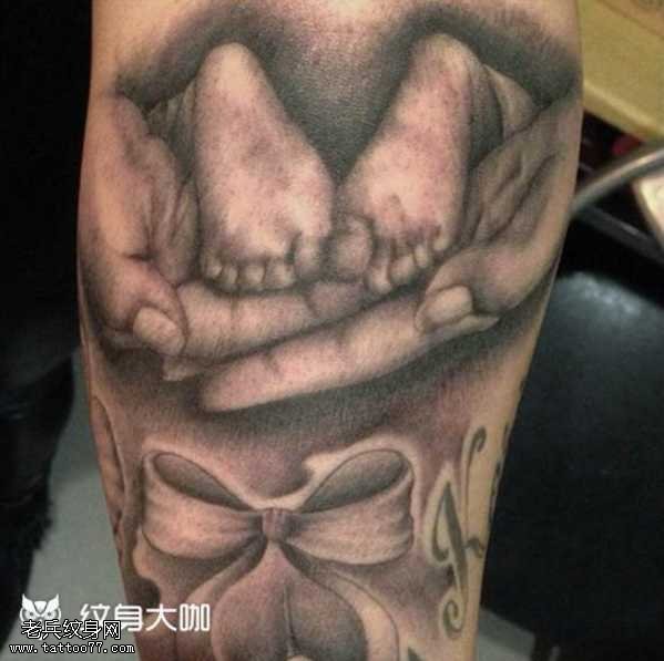 腿部手脚纹身图案