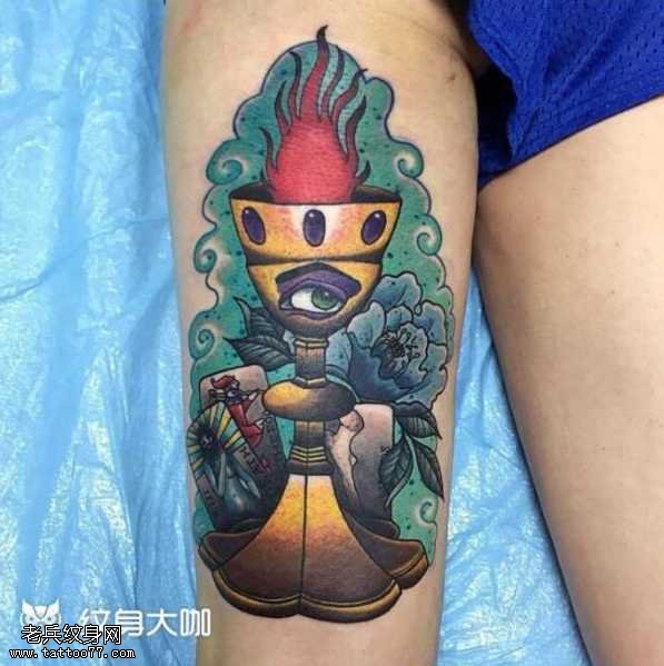 腿部火灯纹身图案