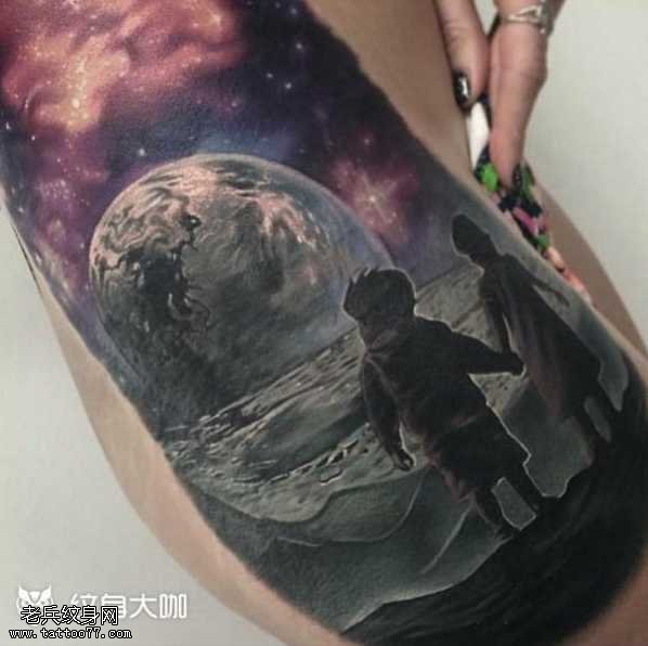腰部宇宙星球纹身图案
