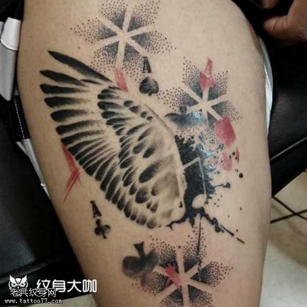 腿部翅膀纹身图案