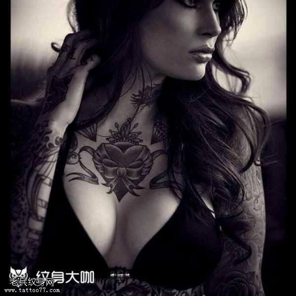 胸部心脏纹身图案