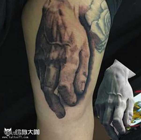 腿部个性手纹身图案