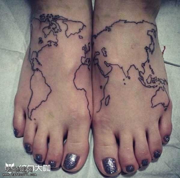 脚部地球仪纹身图案