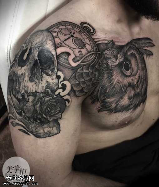 半胛骷髅猫头鹰纹身图案